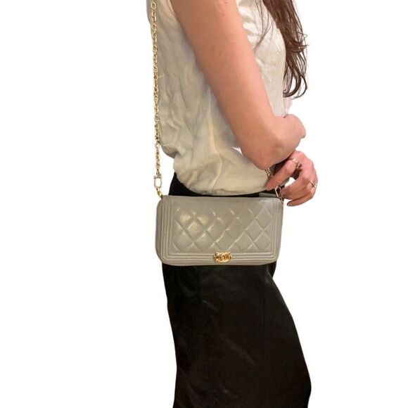 Chanel Gray Quilted Leather Wallet with Gold Clasp - Picture 10 of 10